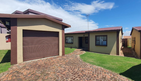 3 Bedroom Townhouse in Liefde en Vrede