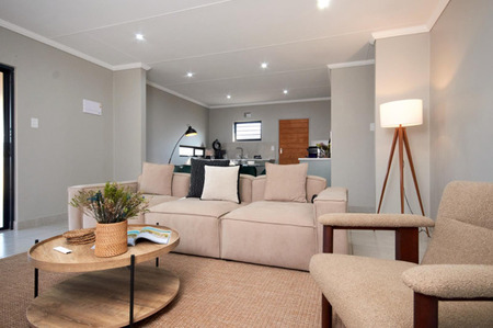 3 Bedroom Townhouse in Nooitgedacht