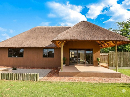 2 Bedroom House in Rynfield Ah