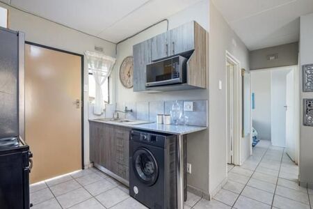 2 Bedroom Apartment in Alrode