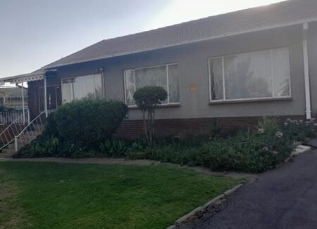 3 Bedroom House in Woodmere