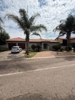 3 Bedroom House in Eldoraigne