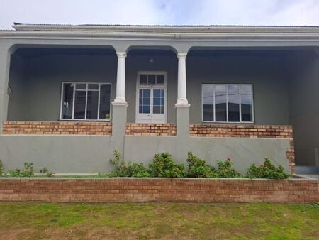 2 Bedroom House in Bergzicht