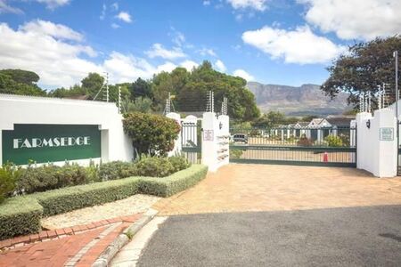 3 Bedroom House in Bergvliet