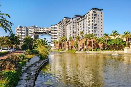 1 Bedroom Apartment in Century City