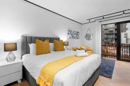 Studio apartment in Century City