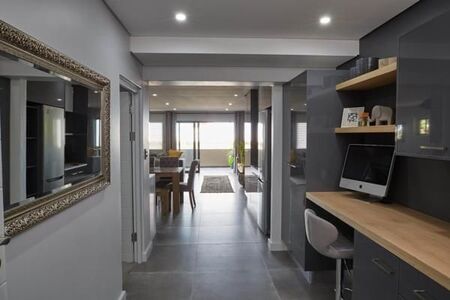 2 Bedroom Apartment in Vredehoek