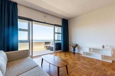 2 Bedroom Apartment in Vredehoek