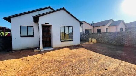 3 Bedroom house to rent in Soshanguve Vv