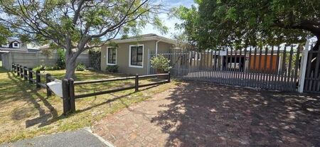2 Bedroom house to rent in Bothasig, Milnerton