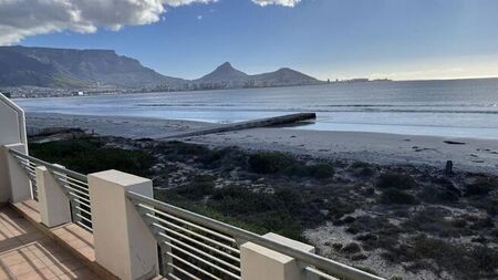 2 Bedroom flat to rent in Lagoon Beach, Milnerton