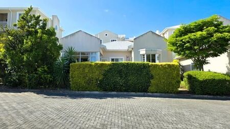 3 Bedroom Townhouse in Beacon Bay