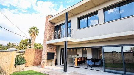3 Bedroom Cluster in Waterkloof