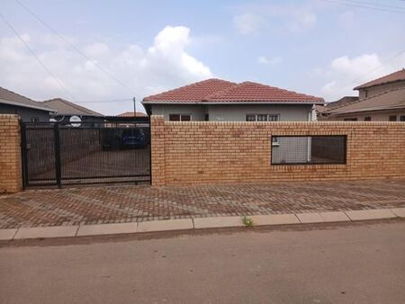 3 Bedroom House in Protea Glen