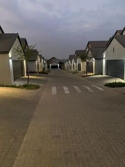 3 Bedroom Townhouse in Broadacres