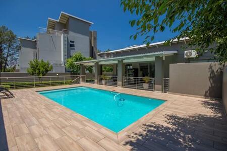 2 Bedroom Apartment in Fourways