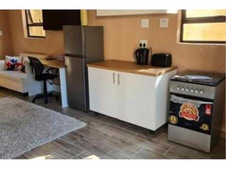 0.5 Bedroom Garden Cottage in Sandton Central