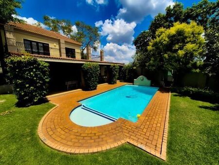 1 Bedroom Apartment in Douglasdale