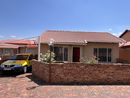 2 Bedroom Simplex in Ormonde