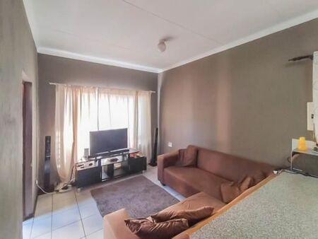 2 Bedroom Townhouse in Glen Marais
