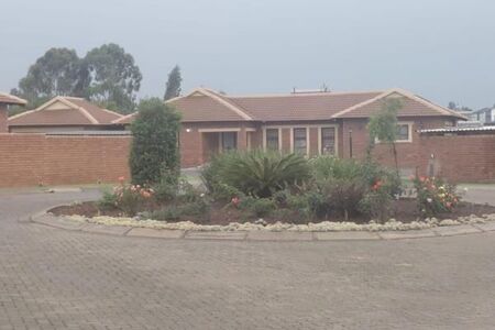 2 Bedroom Townhouse in Helderwyk Estate
