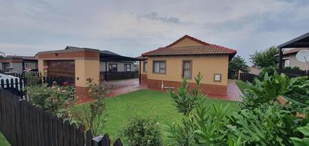 3 Bedroom House in Meyersig Lifestyle Estate