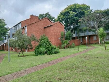 2 Bedroom Townhouse in Die Hoewes