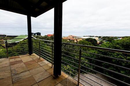 6 Bedroom House in Cape St Francis
