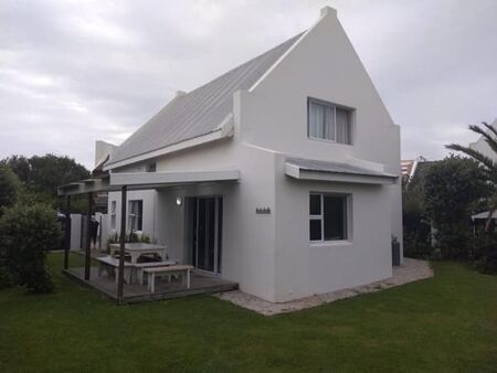 4 Bedroom House in Cape St Francis