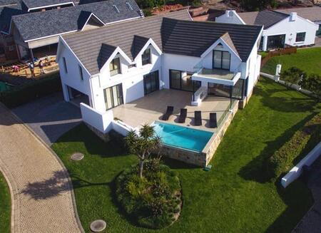 4 Bedroom House in St Francis Bay