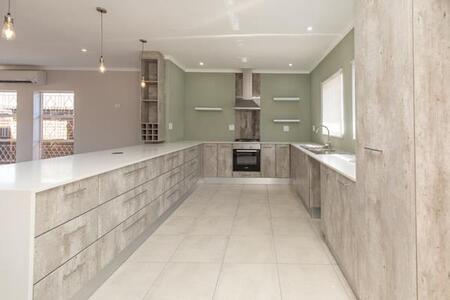 3 Bedroom Townhouse in Arboretum