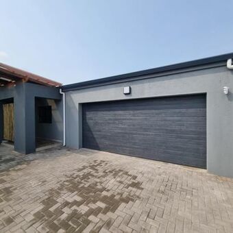 4 Bedroom House in Arboretum