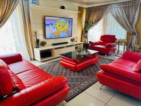 3 Bedroom Apartment in Arboretum