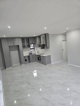 2 Bedroom House in Arboretum