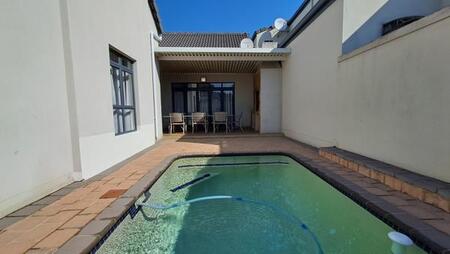 4 Bedroom House in Meer En See