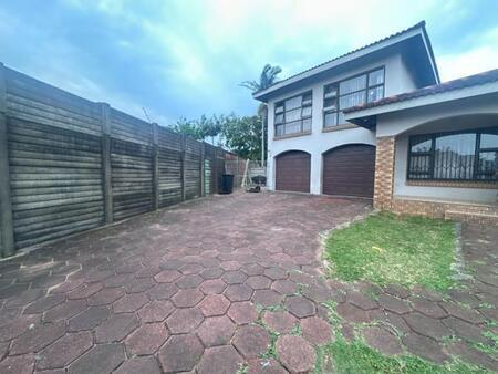 5 Bedroom House in Meer En See