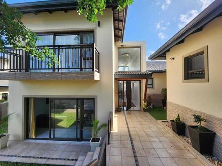 4 Bedroom House in Meer En See