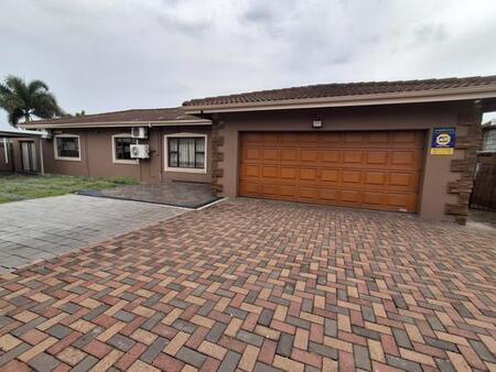 4 Bedroom Duet in Birdswood