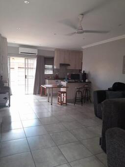 3 Bedroom Simplex in Arboretum