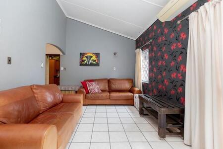 4 Bedroom Duplex in Arboretum