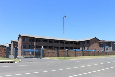 2 Bedroom Apartment in Arboretum