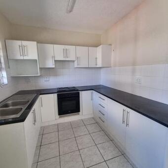 3 Bedroom Apartment in Arboretum