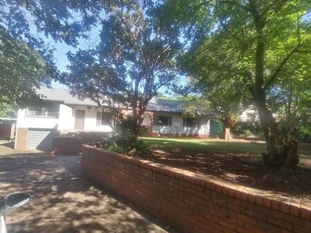 5 Bedroom House in Fairview