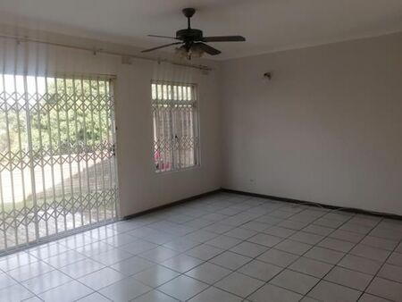 3 Bedroom Duplex in Empangeni Central