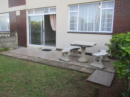2 Bedroom Apartment in Amanzimtoti