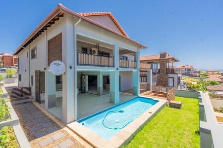 5 Bedroom House in Izinga Estate