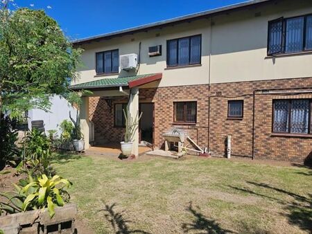 1 Bedroom Flat in Kharwastan