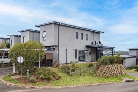 2 Bedroom Apartment in Palm Lakes Estate