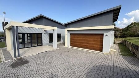 4 Bedroom House in Palm Lakes Estate