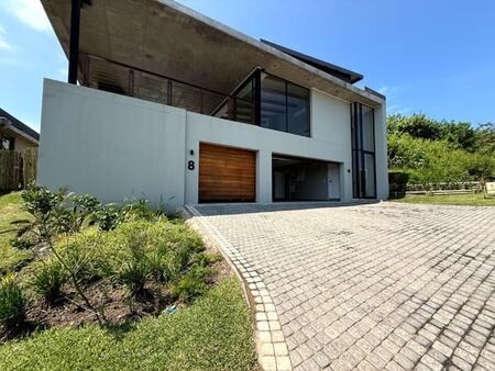 4 Bedroom House in Palm Lakes Estate